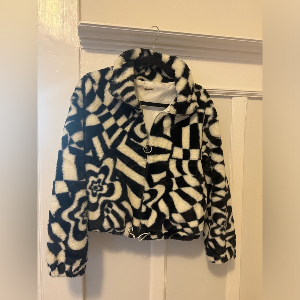 Black/White Patterned Jacket - image 1